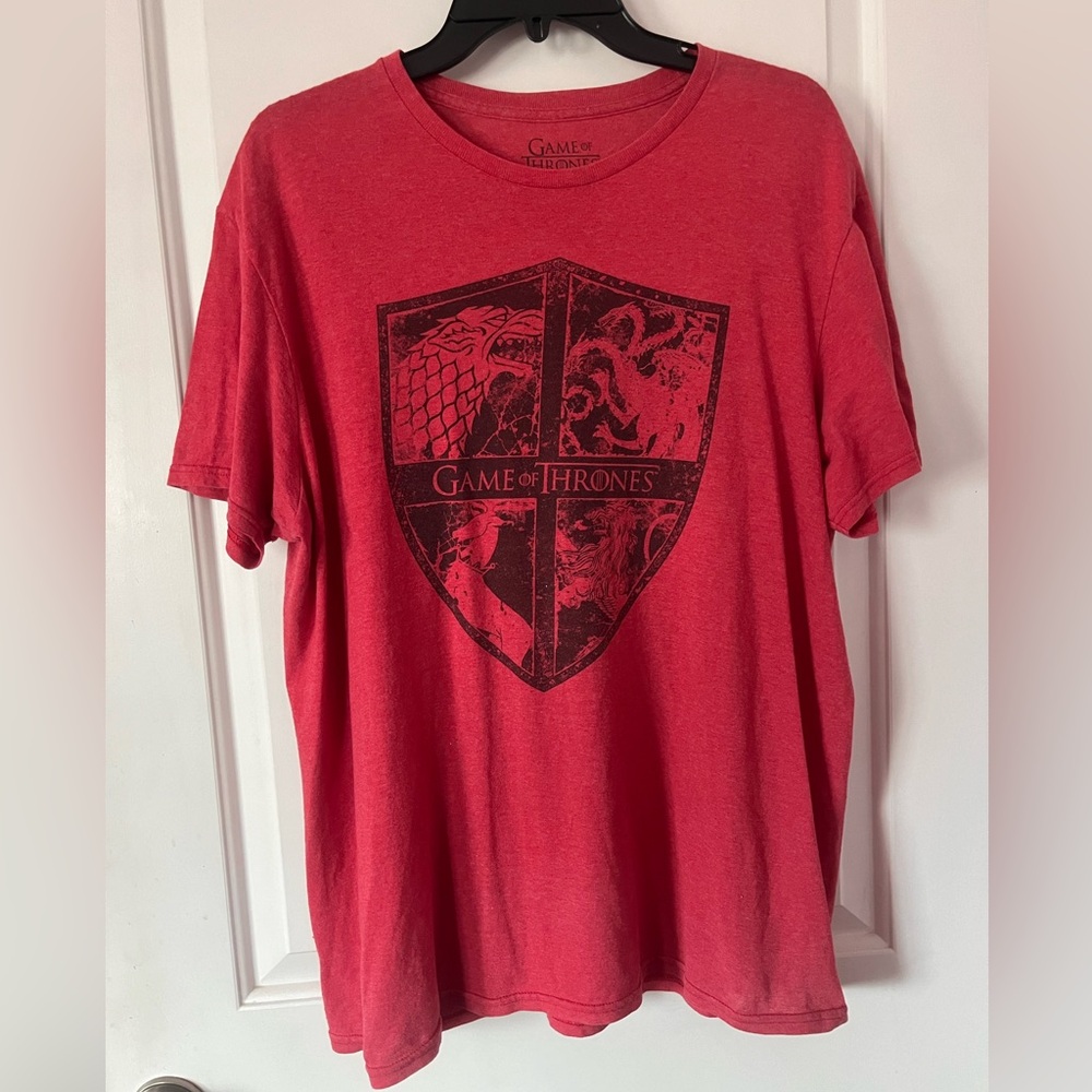 Game of Thrones Red Graphic Tee - Large